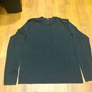 Lululemon Men’s Longsleeve Tech Vent Short, Large, Black color